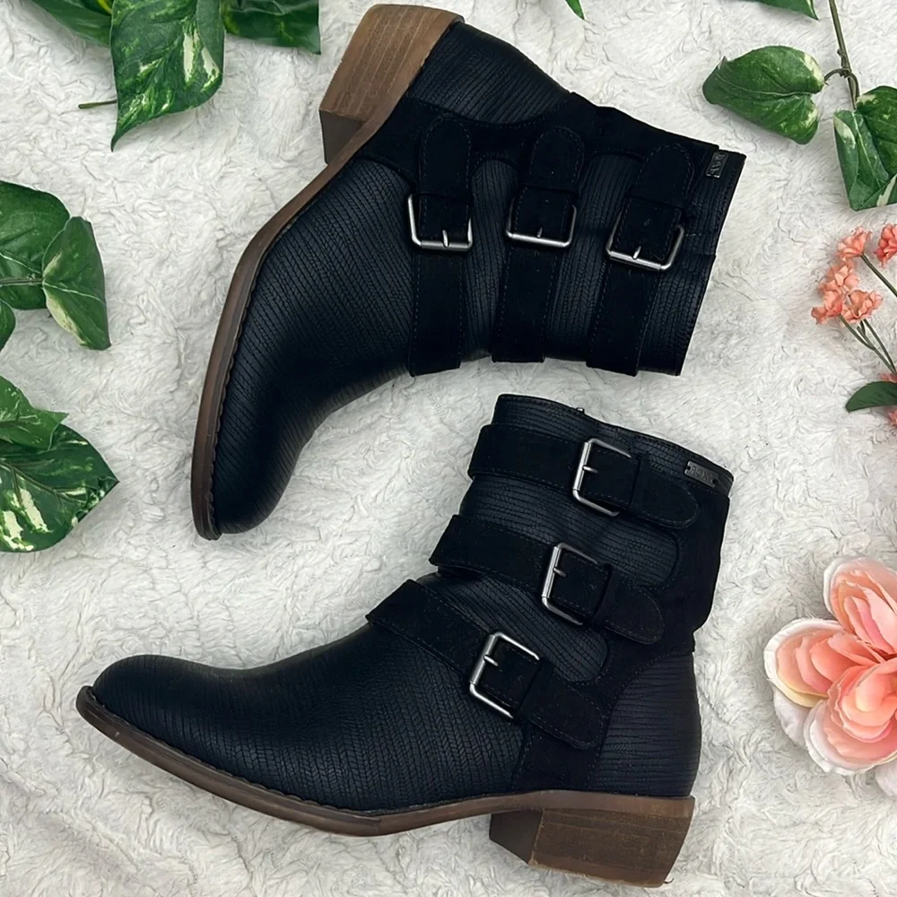 Roxy Black Buckle Boots